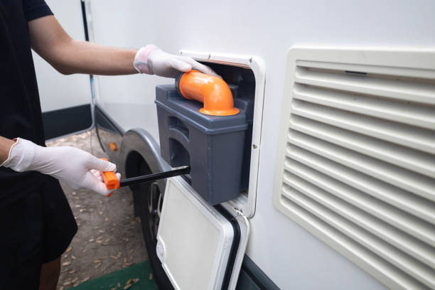 Best Porta potty delivery and setup  in Edwardsvle, IL